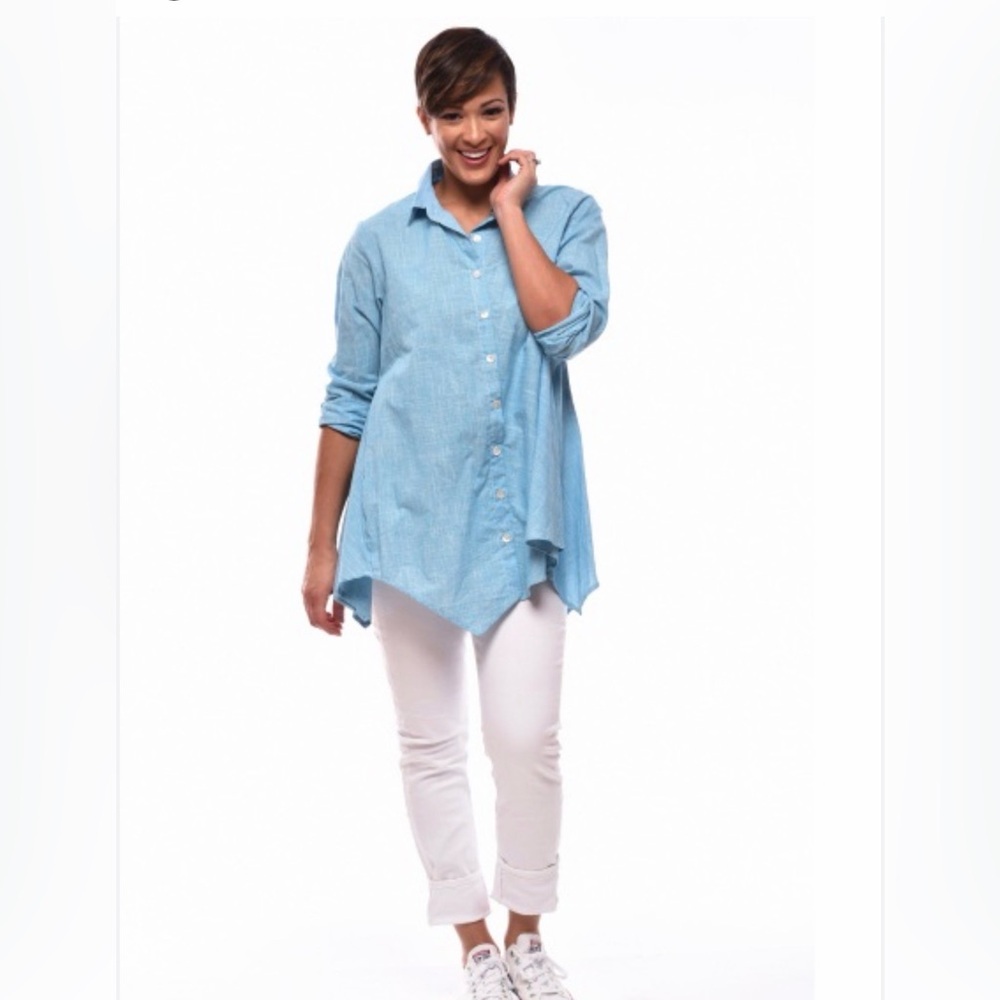 Hannah Shirt by Tulip with Shell Buttons (Size: Medium)